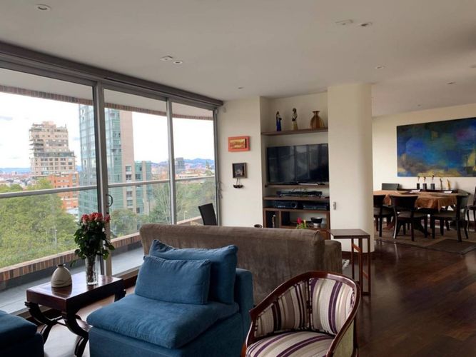 Apartamento de 2 alcobas en venta en El Refugio, Bogotá, 191 m² · foto 4 de 24