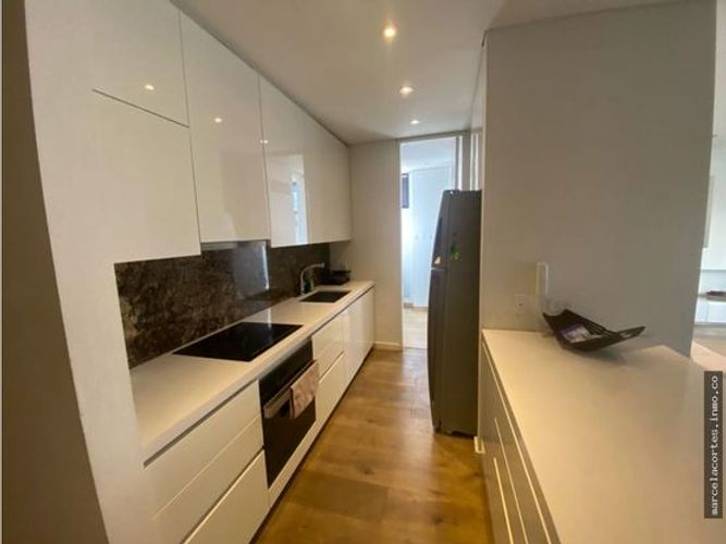 Apartamento de 2 alcobas en venta en Los Rosales, Bogotá, 137 m² · foto 4 de 16