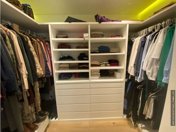 Apartamento de 2 alcobas en venta en Los Rosales, Bogotá, 137 m² · foto 8 de 16