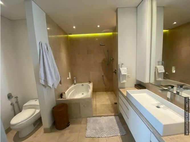 Apartamento de 2 alcobas en venta en Los Rosales, Bogotá, 137 m² · foto 9 de 16