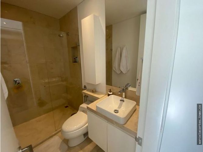 Apartamento de 2 alcobas en venta en Los Rosales, Bogotá, 137 m² · foto 12 de 16