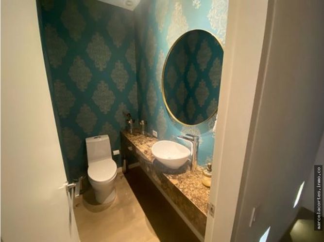 Apartamento de 2 alcobas en venta en Los Rosales, Bogotá, 137 m² · foto 15 de 16