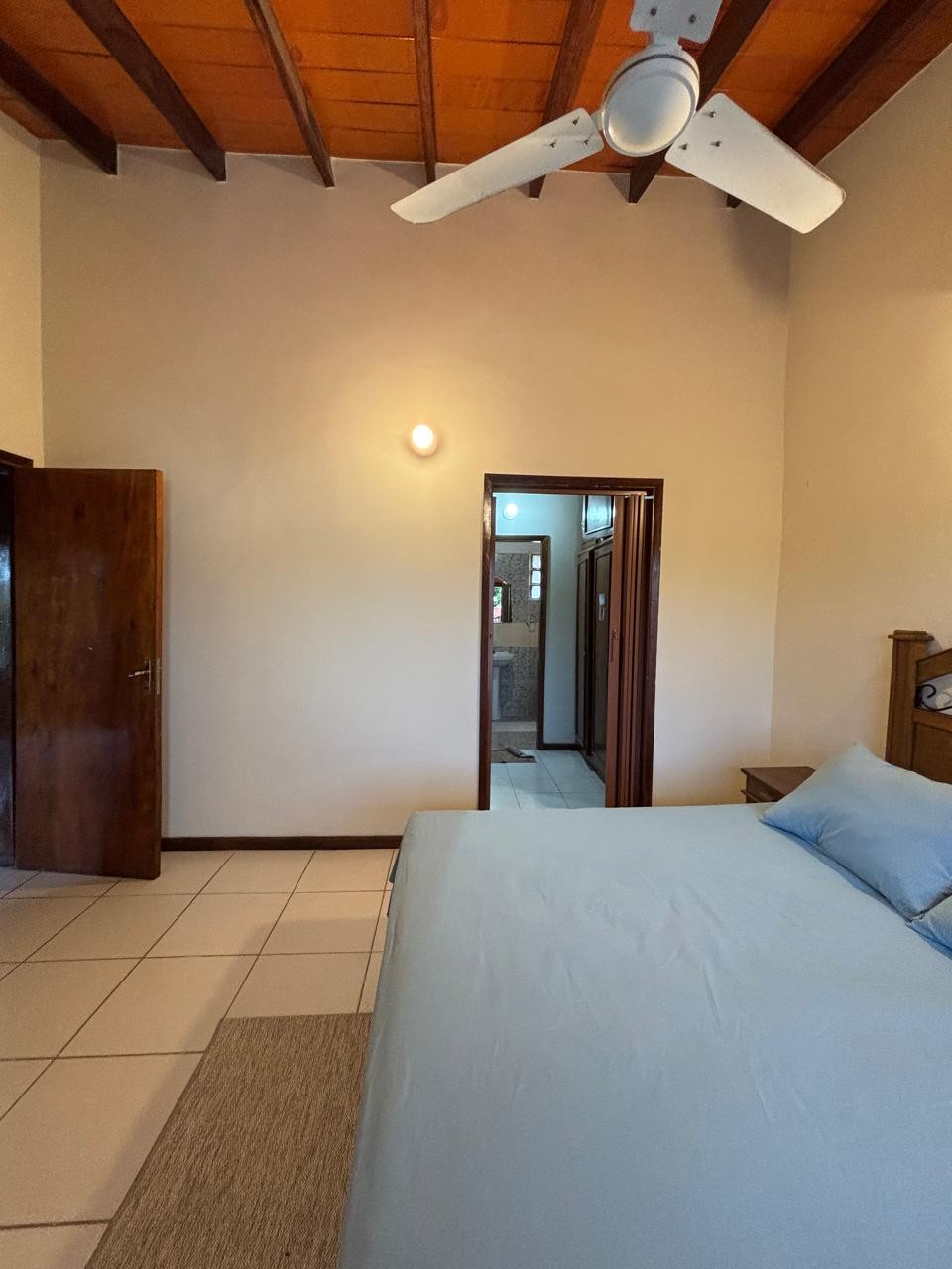 VENDO CASA REMODELADA EN BARRIO SANTISIMA TRINIDAD. — foto 3