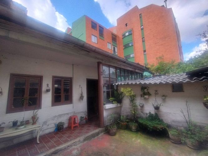 Casa de 7 alcobas en venta en Alfonso Lopez, Bogotá, 330 m² · foto 10 de 11