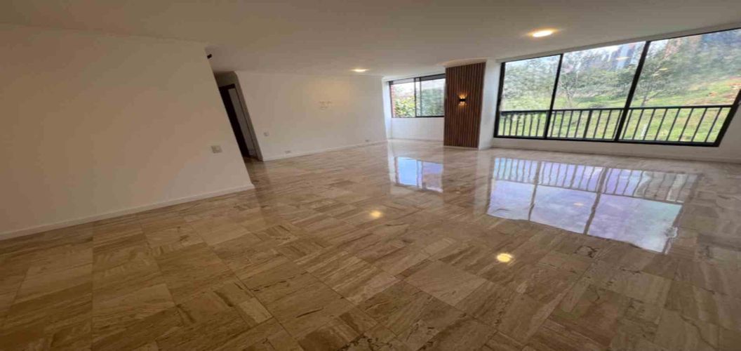 Apartamento de 3 alcobas en arriendo en El Poblado, Medellín, 115 m² · foto 2 de 10