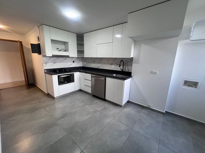 Apartamento de 3 alcobas en arriendo en El Poblado, Medellín, 115 m² · foto 3 de 10
