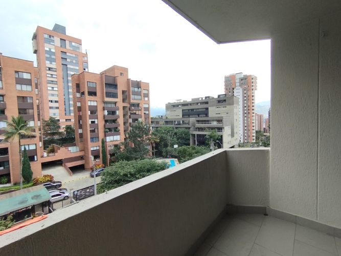 Apartamento de 4 alcobas en arriendo en El Poblado, Medellín, 143 m² · foto 17 de 20