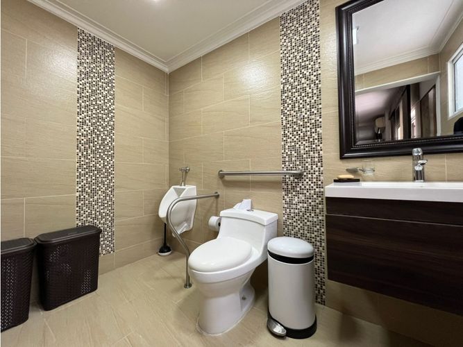 Casa de 3 alcobas en venta en El Diamante, Medellín, 416 m² · foto 8 de 8