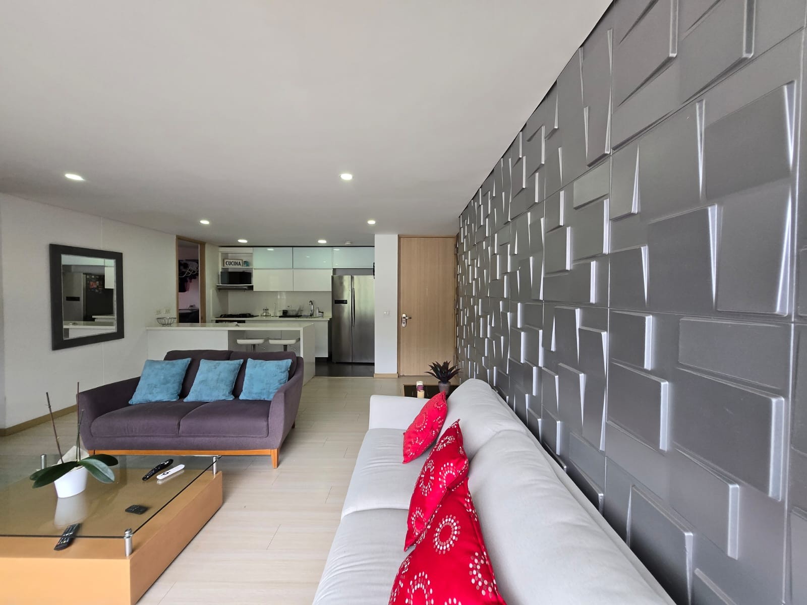 Apartamento en arriendo en Cumbres, Envigado · foto 3 de 15