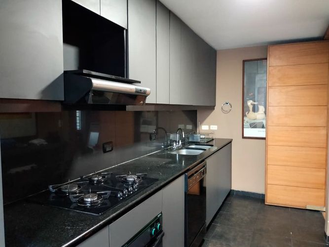 Apartamento de 2 alcobas en arriendo en El Poblado, Medellín, 126 m² · foto 5 de 12