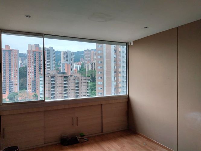 Apartamento de 2 alcobas en arriendo en El Poblado, Medellín, 126 m² · foto 7 de 12