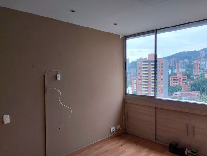 Apartamento de 2 alcobas en arriendo en El Poblado, Medellín, 126 m² · foto 9 de 12
