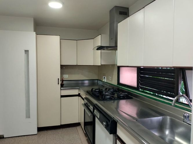 Apartamento de 3 alcobas en arriendo en El Poblado, Medellín, 117 m² · foto 6 de 16