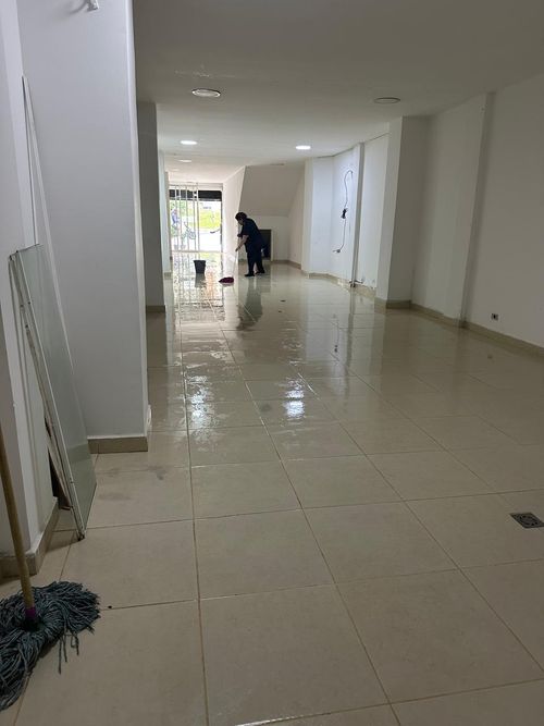 Local en arriendo en Monteazul, Sabaneta, 95 m² · foto 2 de 6