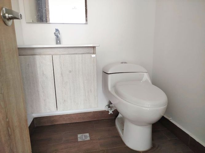 Oficina en arriendo en El Poblado, Medellín, 34 m² · foto 9 de 11