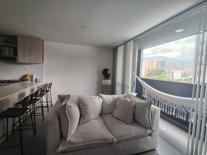 Apartamento de 2 alcobas en arriendo en Santa Fe, Medellín, 68 m² · foto 2 de 19