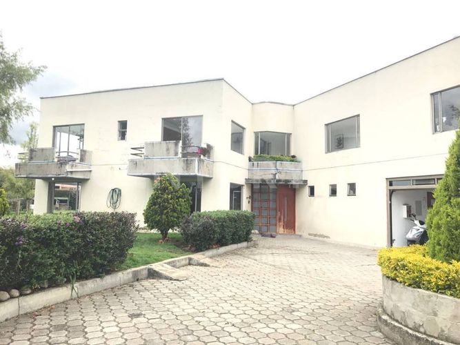 Casa de 4 alcobas en venta en Puente Peralta, Chía, 390 m² · foto 3 de 24