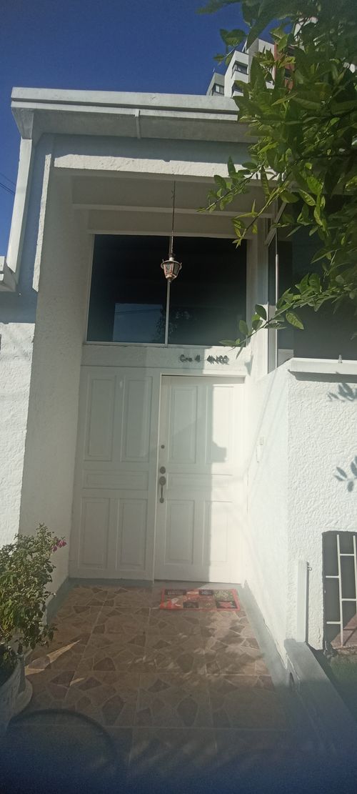 Casa de 10 alcobas en venta en Cabecera Del Llano, Bucaramanga, 479 m² · foto 4 de 24