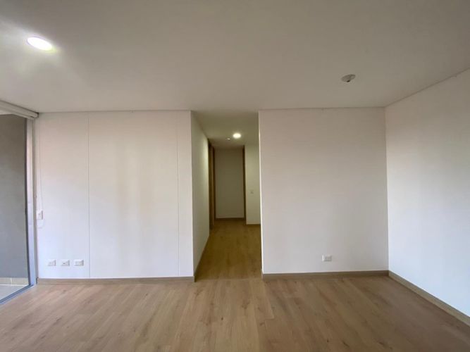 Apartamento de 3 alcobas en arriendo en Cuatro Esquinas, Rionegro, 78 m² · foto 3 de 14