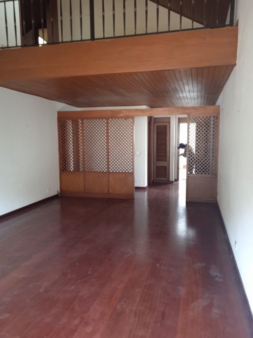 Apartamento de 5 alcobas en venta en Lindaraja, Bogotá, 165 m² · foto 7 de 7