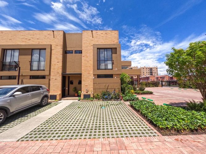 Casa de 3 alcobas en venta en Bojaca, Chía, 96 m² · foto 2 de 24