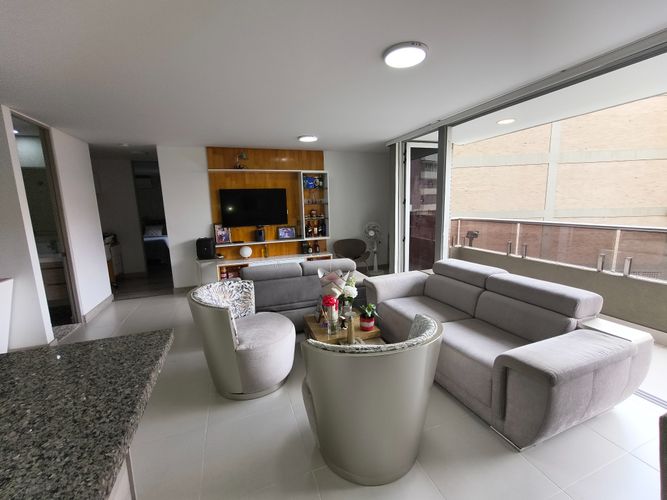 Apartamento de 2 alcobas en venta en La Flora, Cali, 90 m² · foto 3 de 24