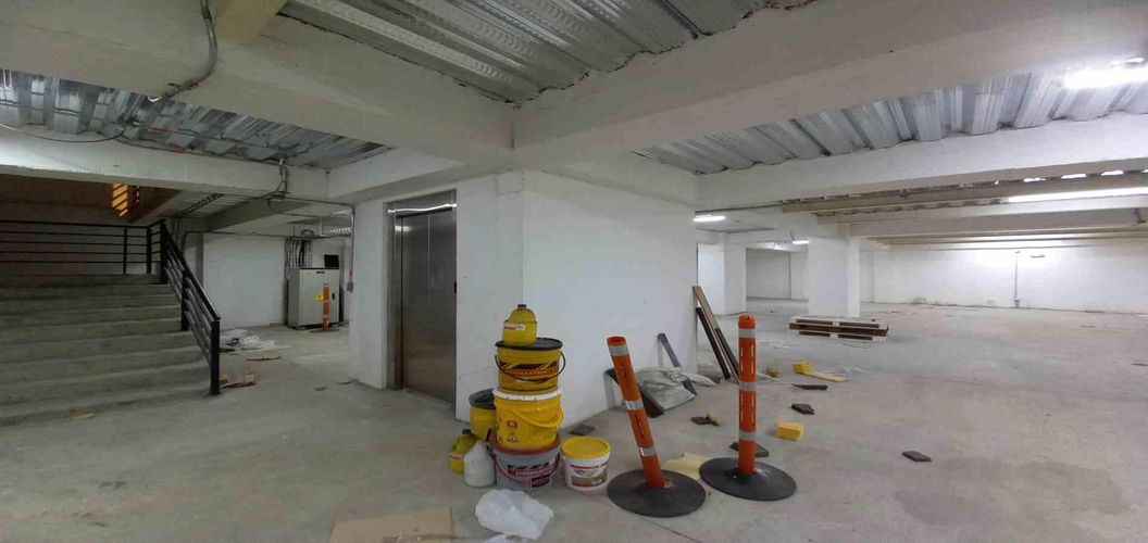 Edificio en venta en Arboleda Del Rio, Pereira, 2500 m² · foto 8 de 24