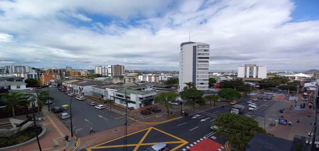 Edificio en venta en Arboleda Del Rio, Pereira, 2500 m² · foto 9 de 24