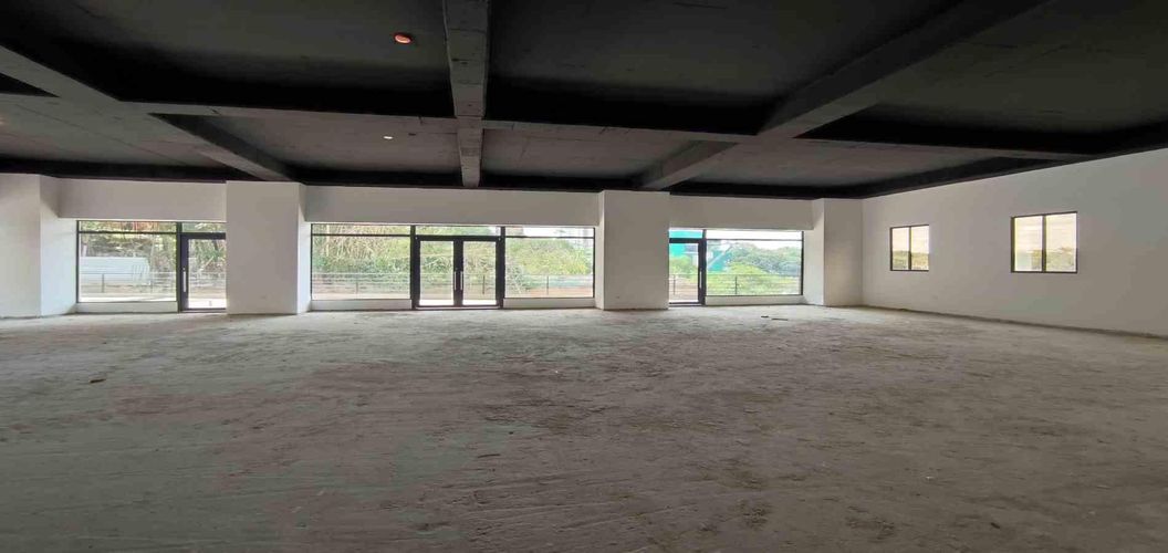 Local en venta en Pinares, Pereira, 285 m² · foto 2 de 17