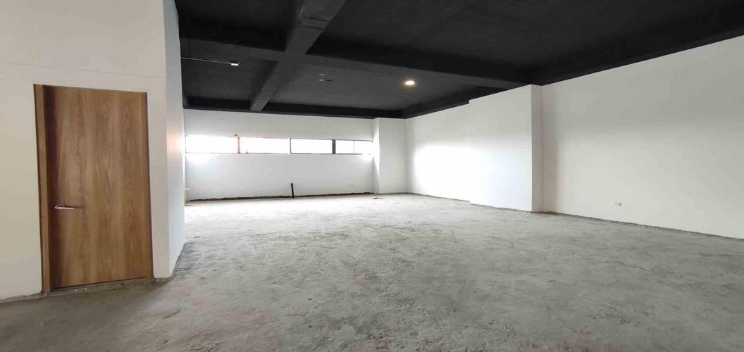 Local en venta en Pinares, Pereira, 285 m² · foto 17 de 17