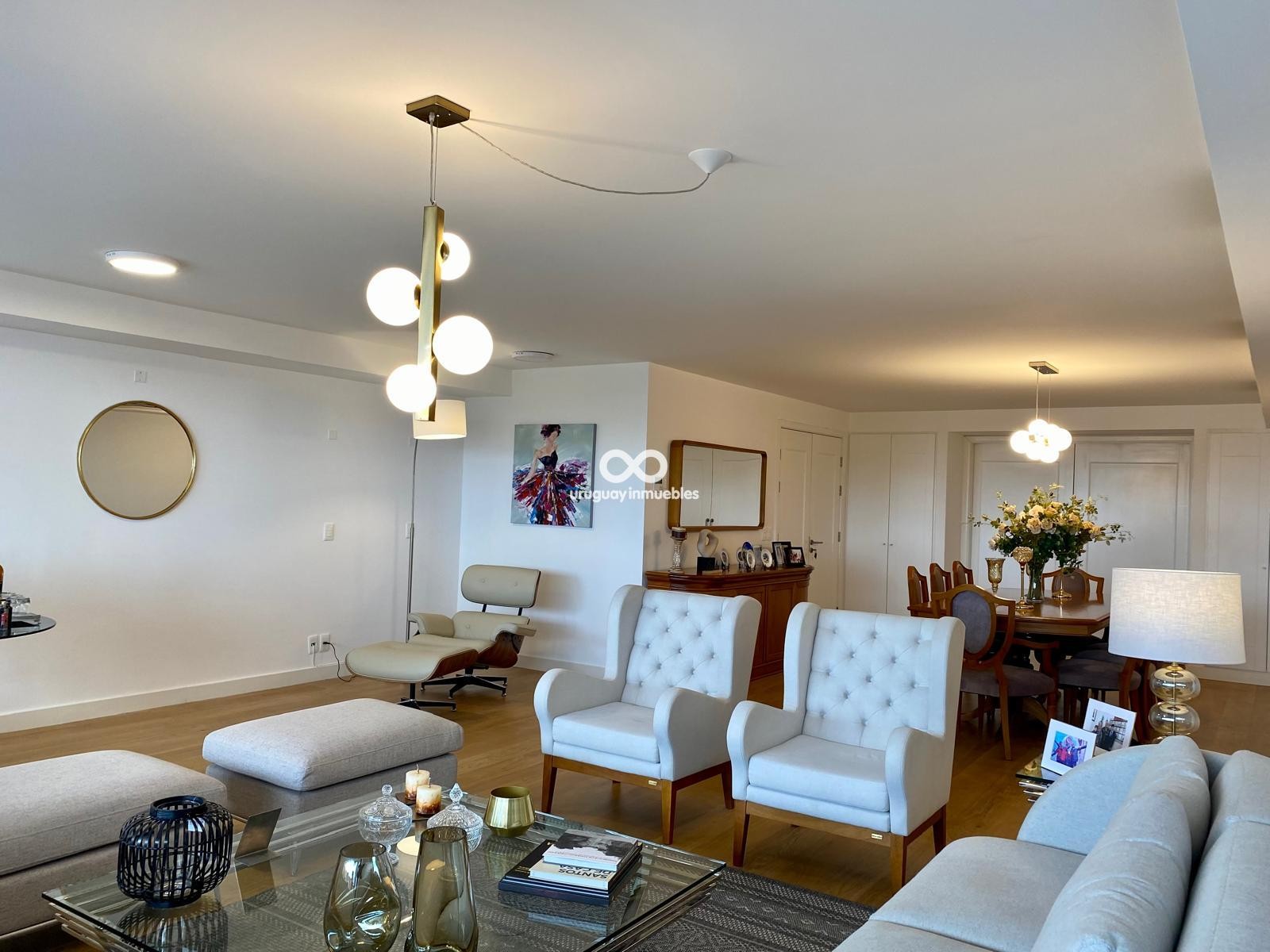 Alquiler apartamento de categoria 3dormitorios, terraza con parrillero y 3 garages frente al Puertito de Buceo