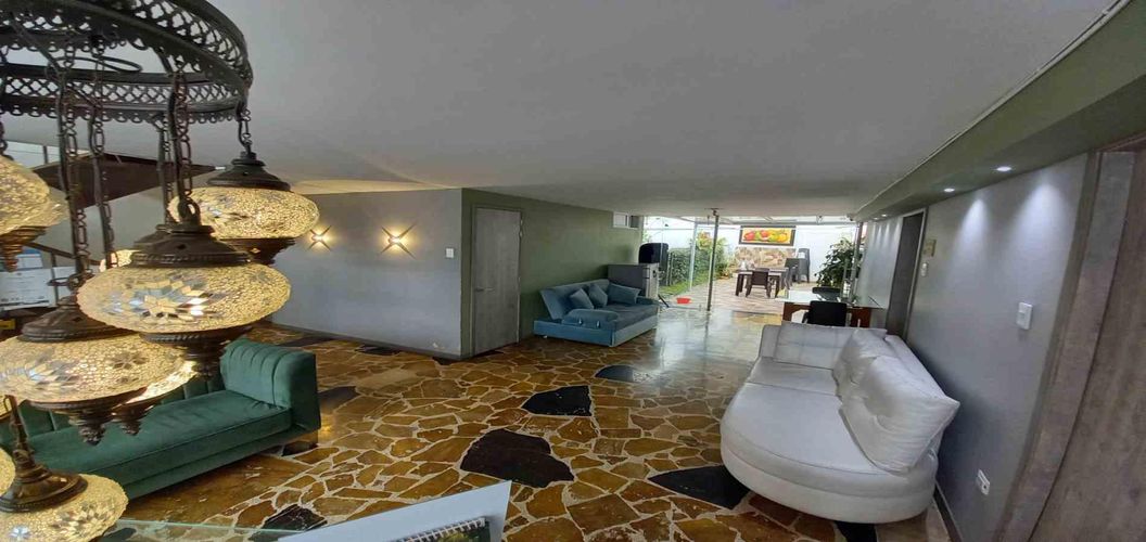 Edificio en venta en Palermo, Manizales, 306 m² · foto 3 de 24