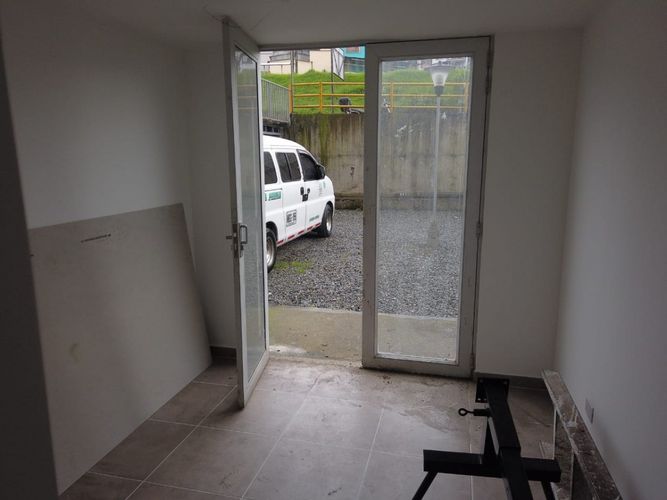 Local en venta en Las Colinas, Manizales, 14 m² · foto 2 de 6