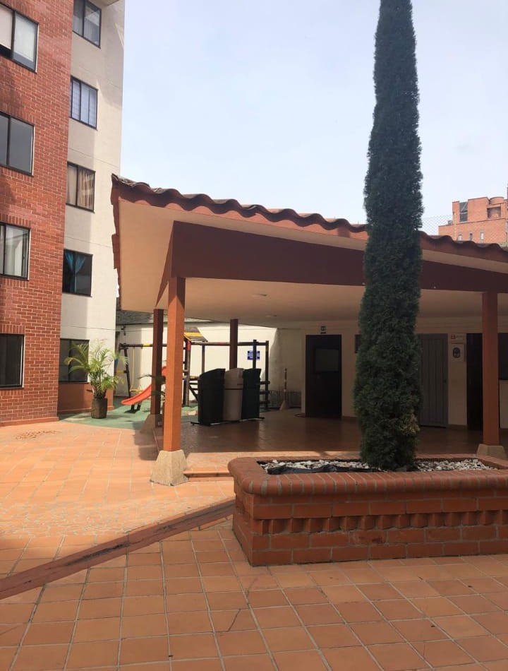 Apartamento en venta en Pinares, Pereira · foto 2 de 10