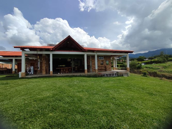 Casa de 4 alcobas en venta en Combia Baja, Pereira, 435 m² · foto 9 de 14
