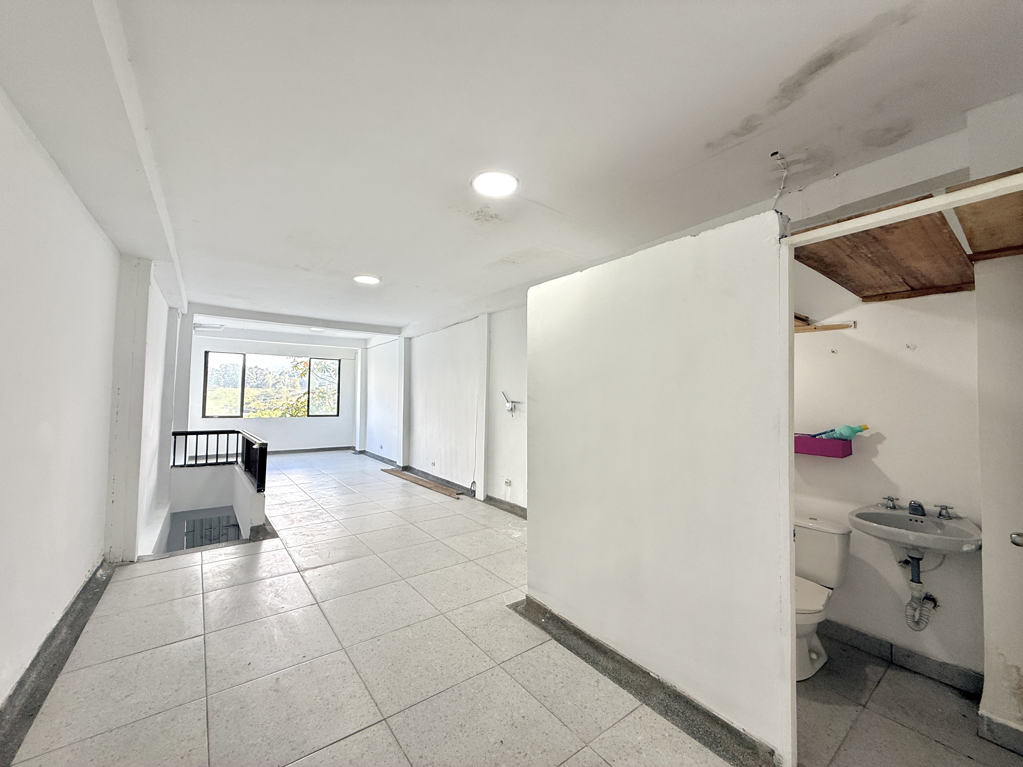 Apartamento en venta en Sector Galeria Central, Pereira · foto 2 de 12