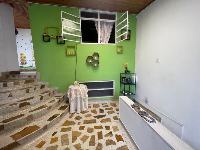 Casa de 4 alcobas en venta en Sector Parque Valencia, Armenia, 150 m² · foto 2 de 14