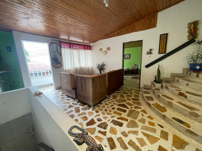 Casa de 4 alcobas en venta en Sector Parque Valencia, Armenia, 150 m² · foto 3 de 14