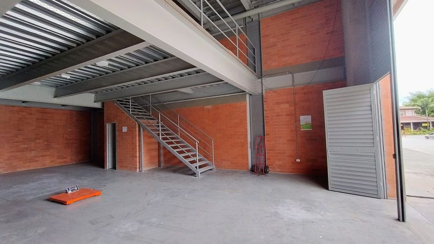 Bodega en arriendo en Nueva Cecilia, Armenia, 188 m² · foto 2 de 8