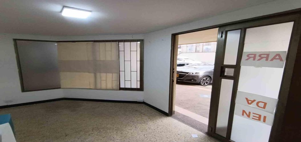 Local en arriendo en Versalles, Manizales, 20 m² · foto 2 de 24