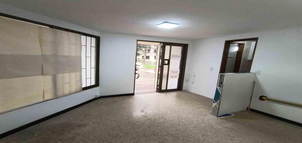 Local en arriendo en Versalles, Manizales, 20 m² · foto 4 de 24