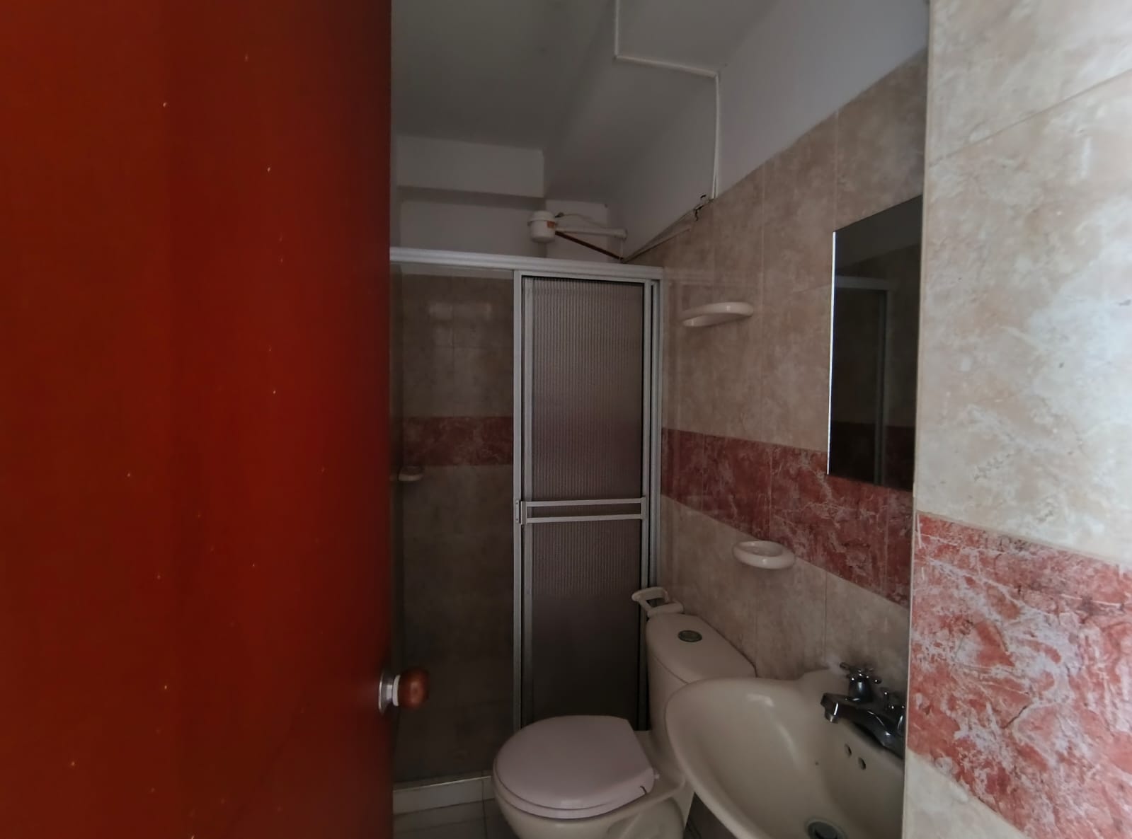 Casa en venta en El Poblado Ii Etapa, Pereira · foto 3 de 24