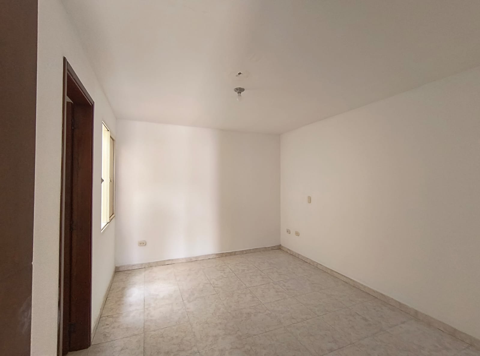 Casa en venta en El Poblado Ii Etapa, Pereira · foto 4 de 24