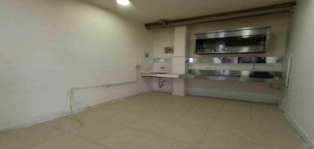 Local en venta en Chipre, Manizales, 14 m² · foto 2 de 17