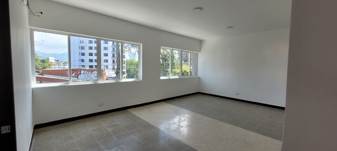 Casa de 11 alcobas en arriendo en Alamos, Pereira, 650 m² · foto 2 de 24