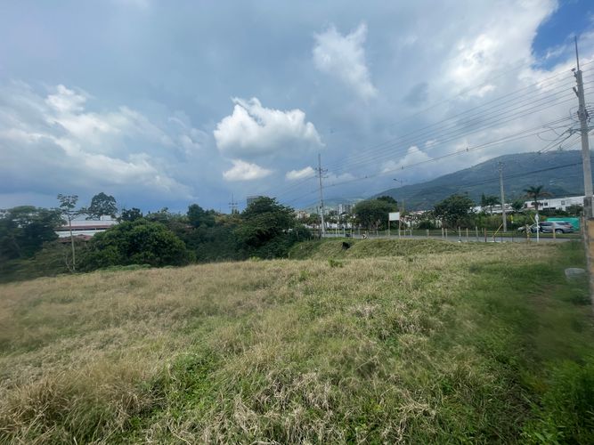Lote en venta en Avenida Centenario, Armenia · foto 7 de 17