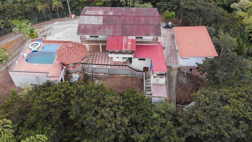 Finca en venta en Gaitan, Dosquebradas, 700 m² · foto 2 de 11