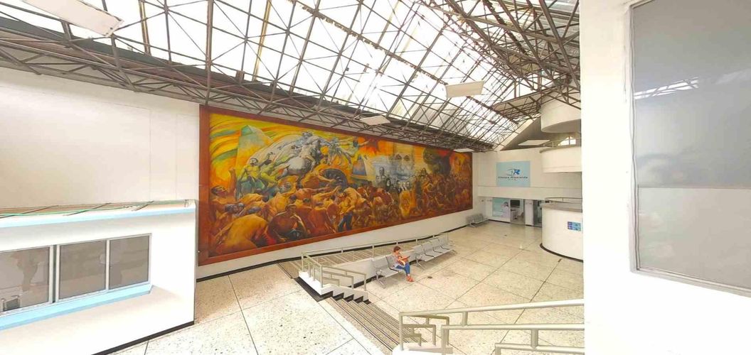 Consultorio en venta en Sector Plaza De Bolivar, Pereira, 400 m² · foto 2 de 24