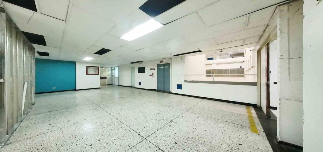 Consultorio en venta en Sector Plaza De Bolivar, Pereira, 400 m² · foto 4 de 24