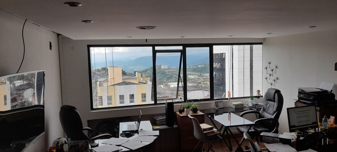 Oficina en venta en El Centro, Manizales, 100 m² · foto 2 de 24